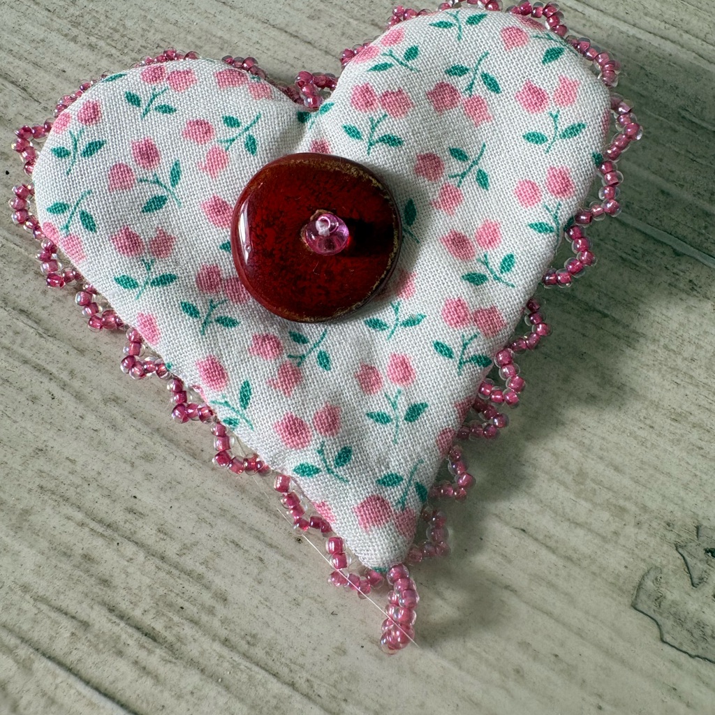Boutique: Floral Heart Brooch With Pink Accents